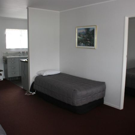 Burgundy Rose Motel Вангерей Екстер'єр фото