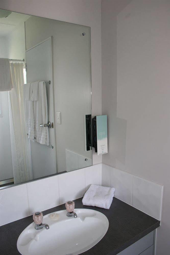 Burgundy Rose Motel Вангерей Екстер'єр фото